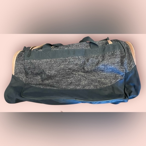 Adidas Women's Black and Pink Travel Bag - Picture 4 of 15